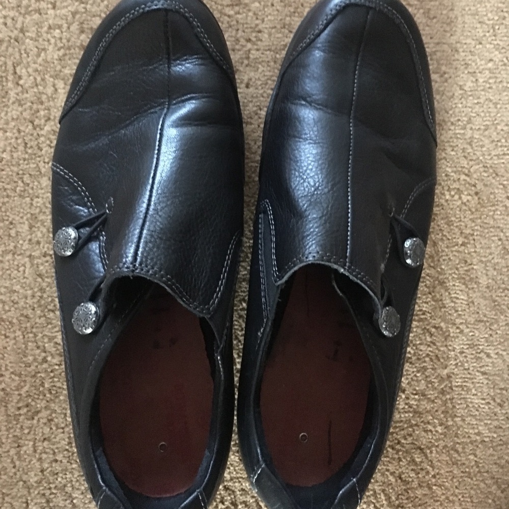 Taos Two Button Leather Shoes